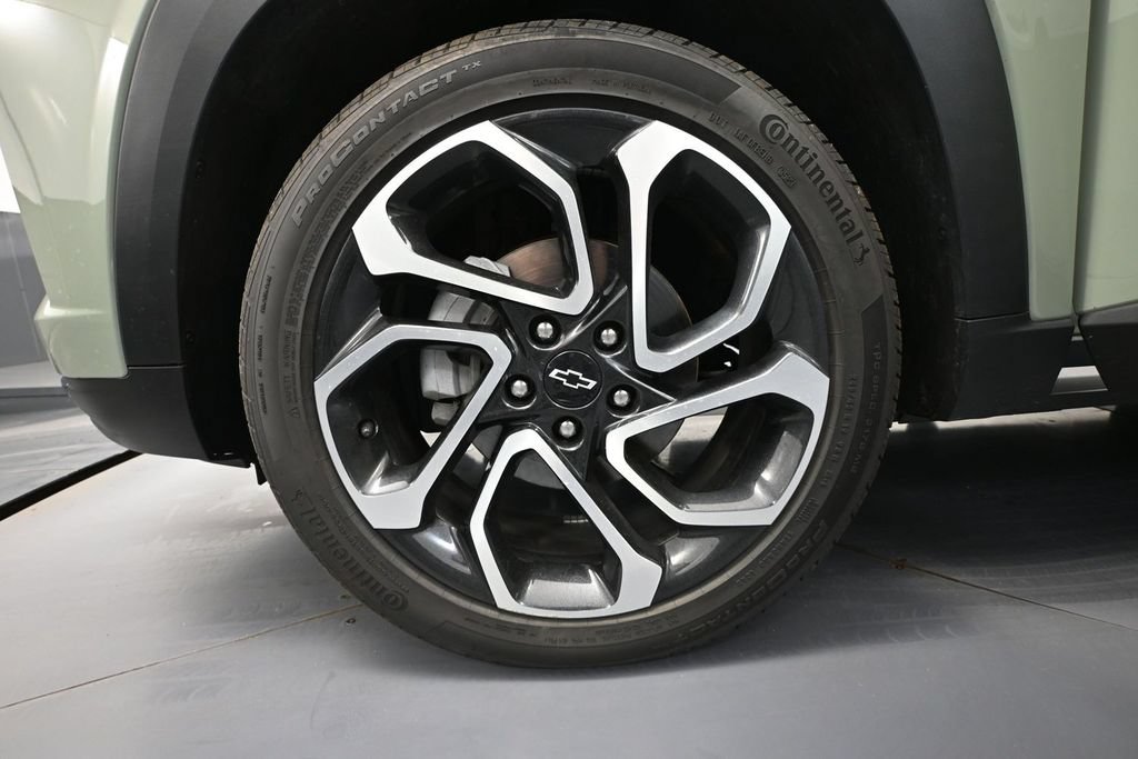Used 2024 Chevrolet Trax RS w/ Sunroof Package FWD image 13