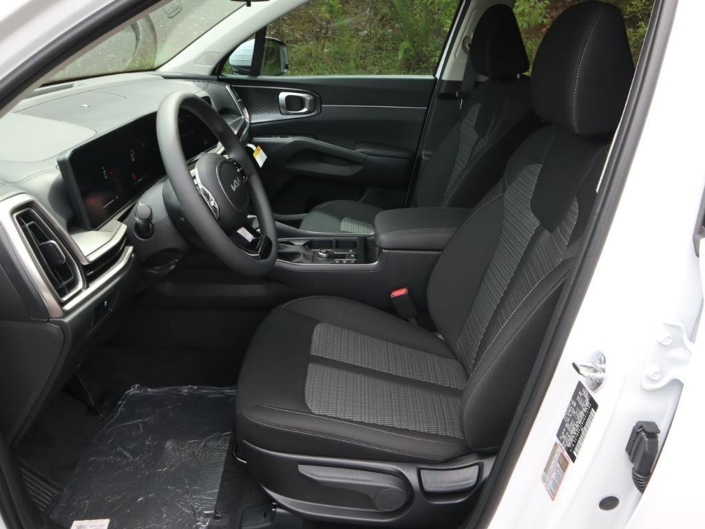 New 2025 Kia Sorento LX image 5