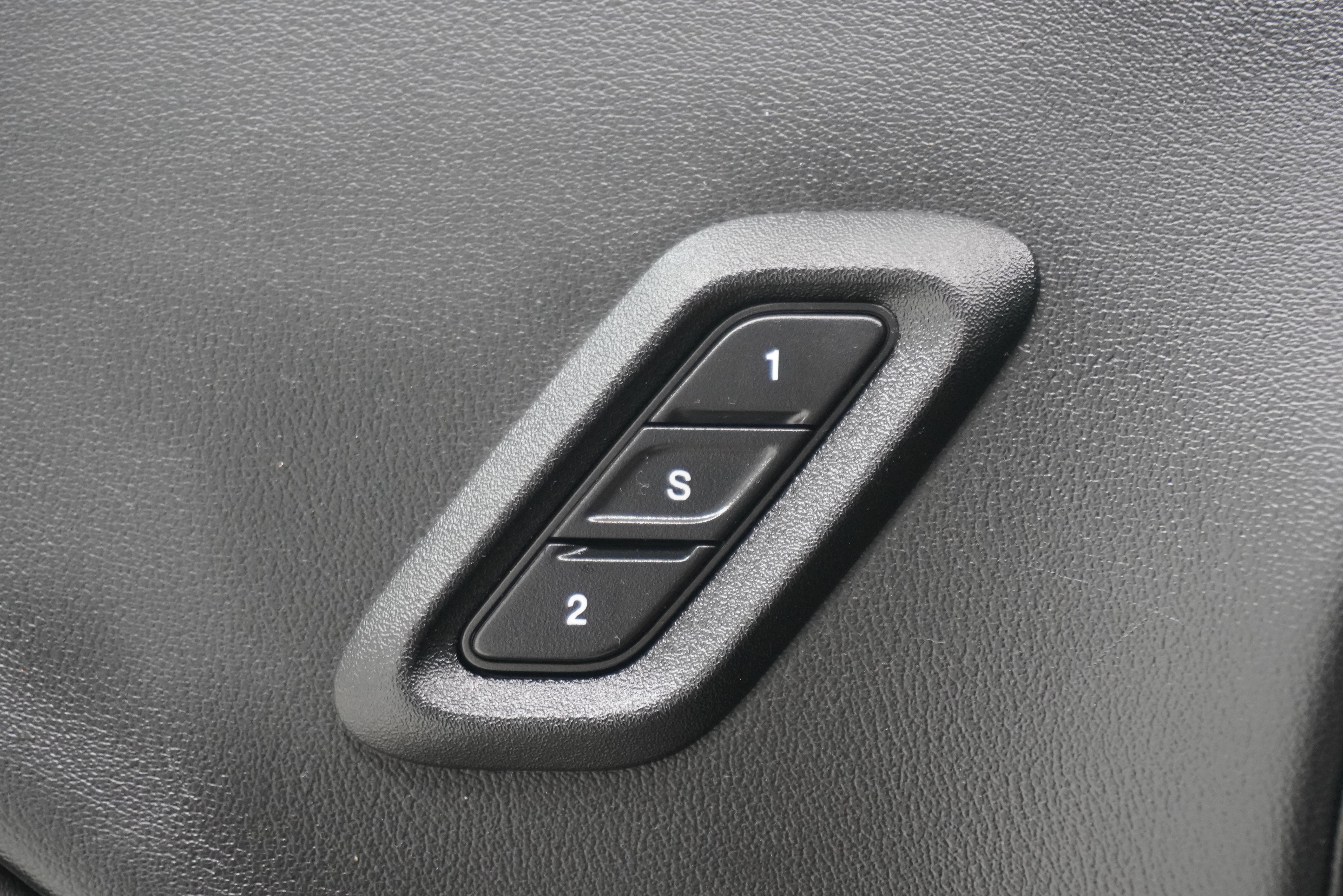 Used 2022 Dodge Challenger R/T w/ Plus Package RWD image 17