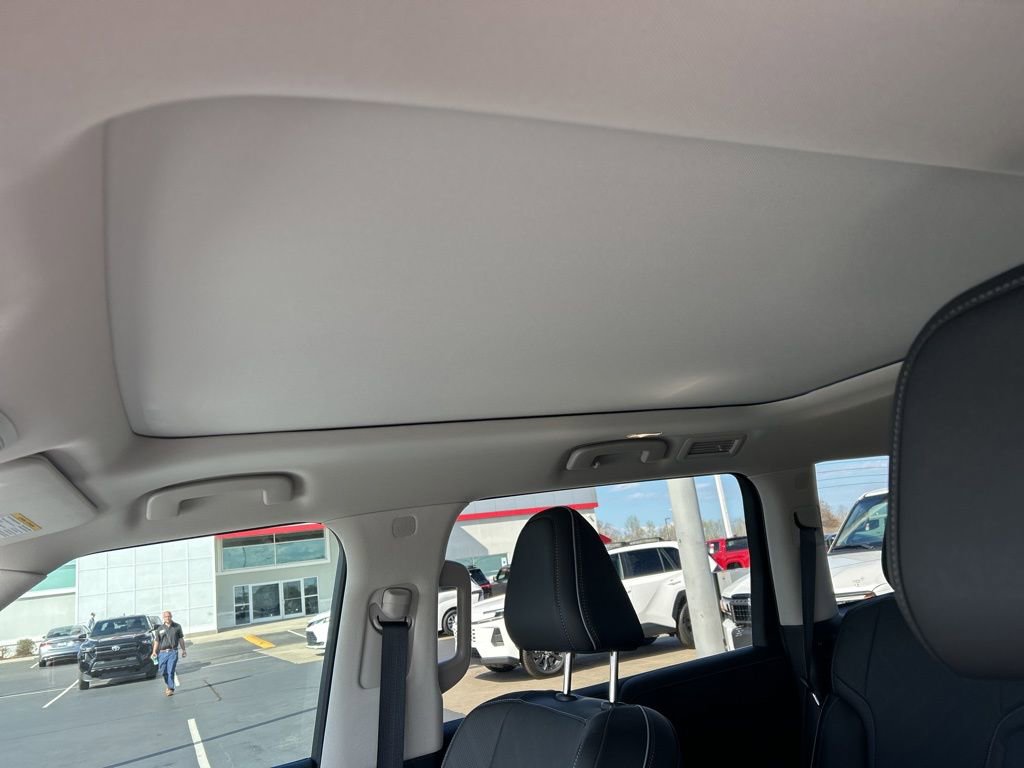 Used 2025 INFINITI QX80 Luxe image 6