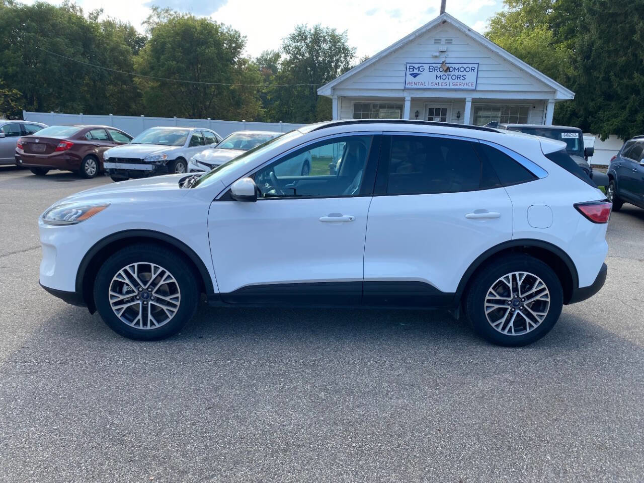 Used 2020 Ford Escape SEL image 2