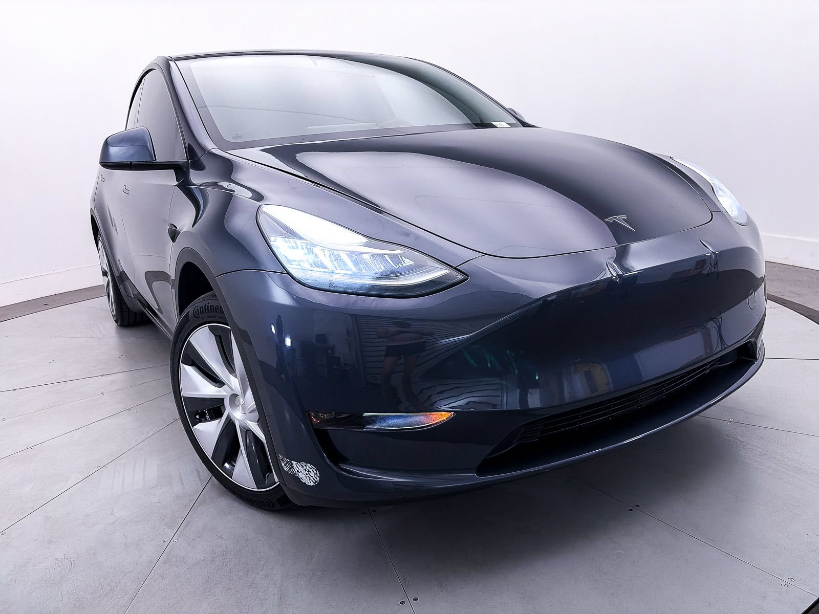 Used 2023 Tesla Model Y Long Range AWD/4WD image 9
