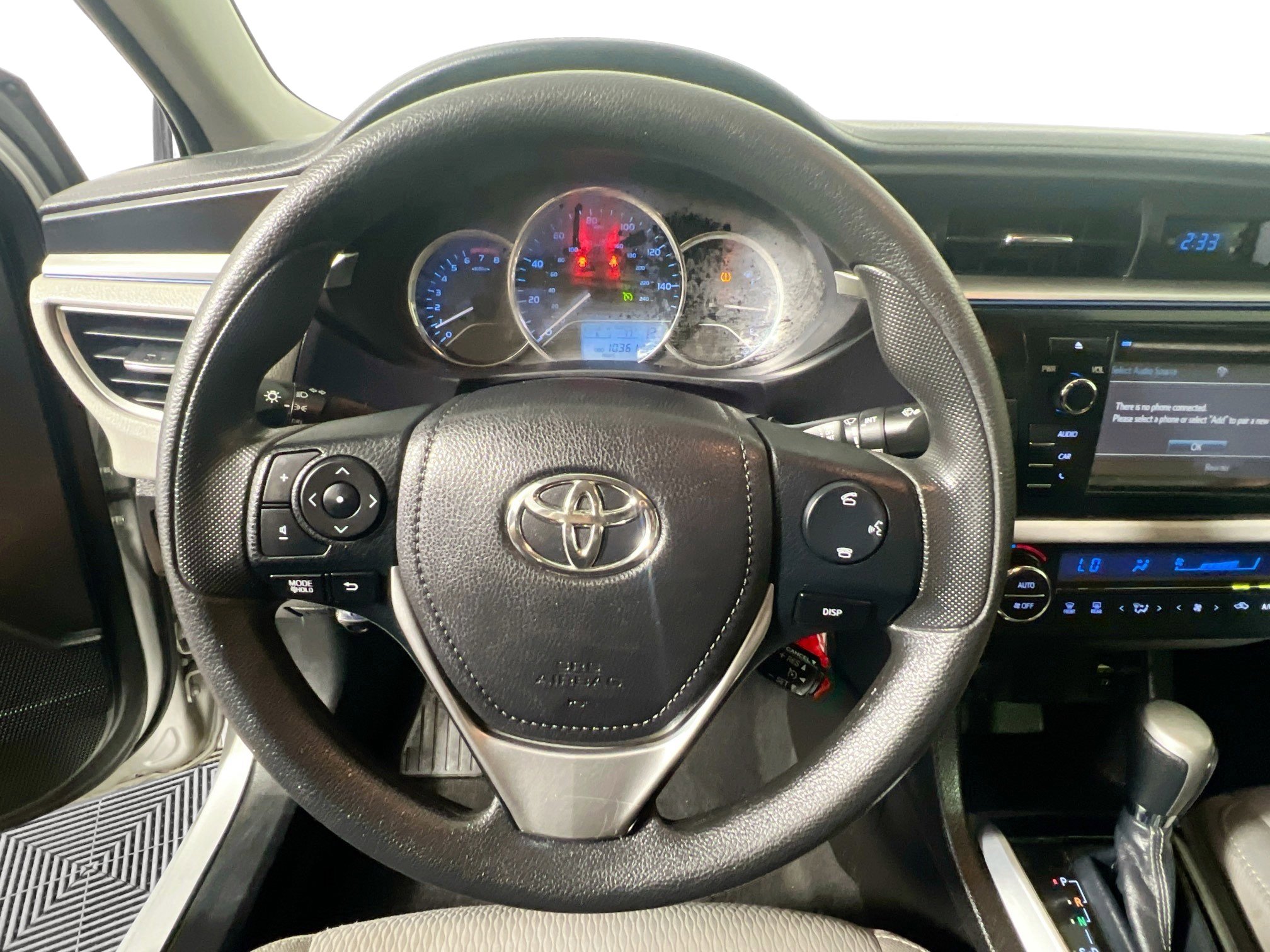 Used 2015 Toyota Corolla LE FWD image 17