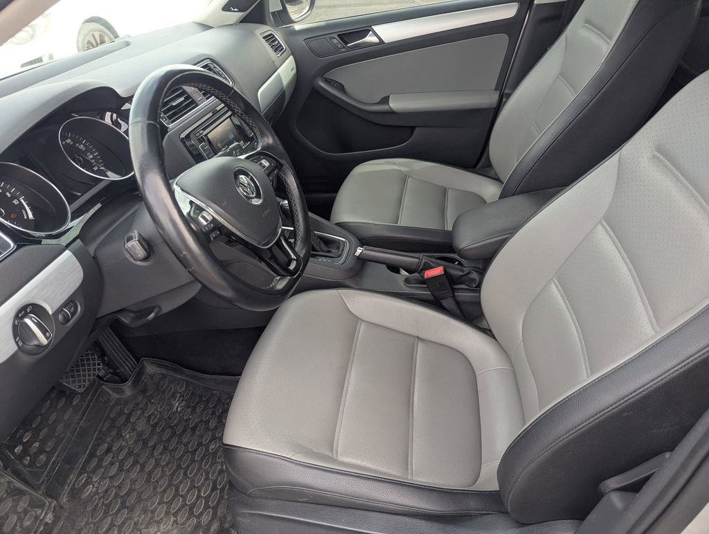 Used 2015 Volkswagen Jetta SEL Premium image 15