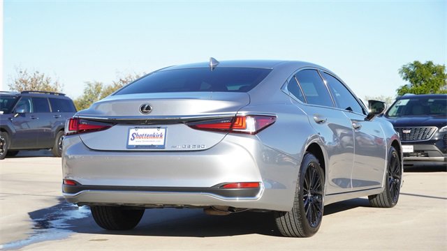 Used 2024 Lexus ES 250 w/ Premium Package image 9