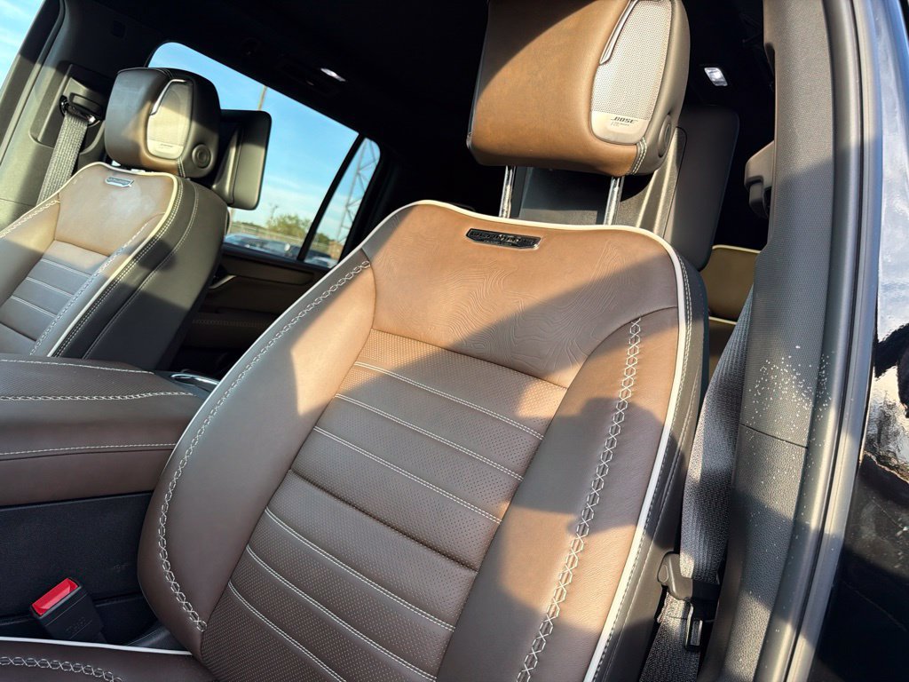 Used 2026 GMC Yukon XL Denali Ultimate w/ LPO, Floor Liner Package AWD/4WD image 17