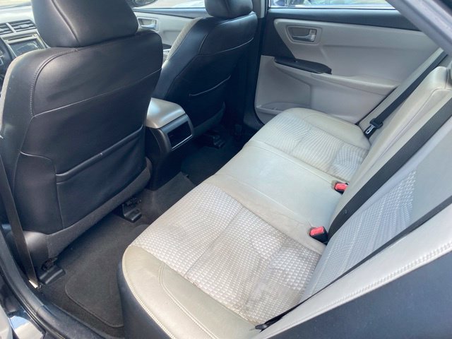 Used 2015 Toyota Camry SE FWD image 11