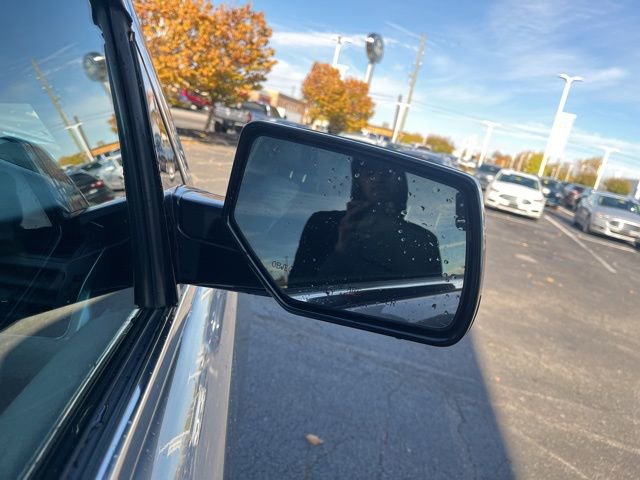 Used 2018 Chevrolet Suburban LT image 7