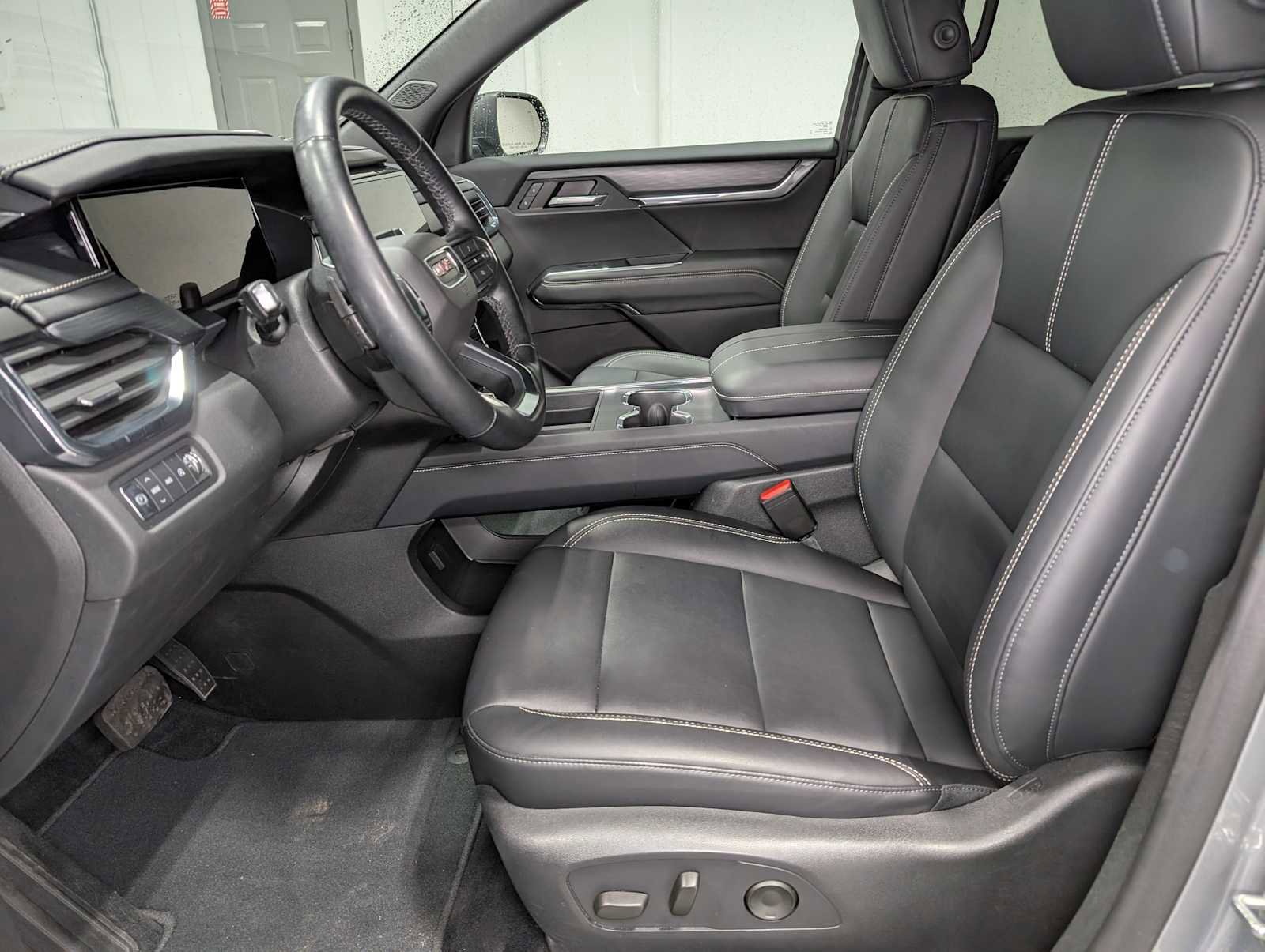 Certified 2024 GMC Acadia Elevation w/ Luxury Package image 4