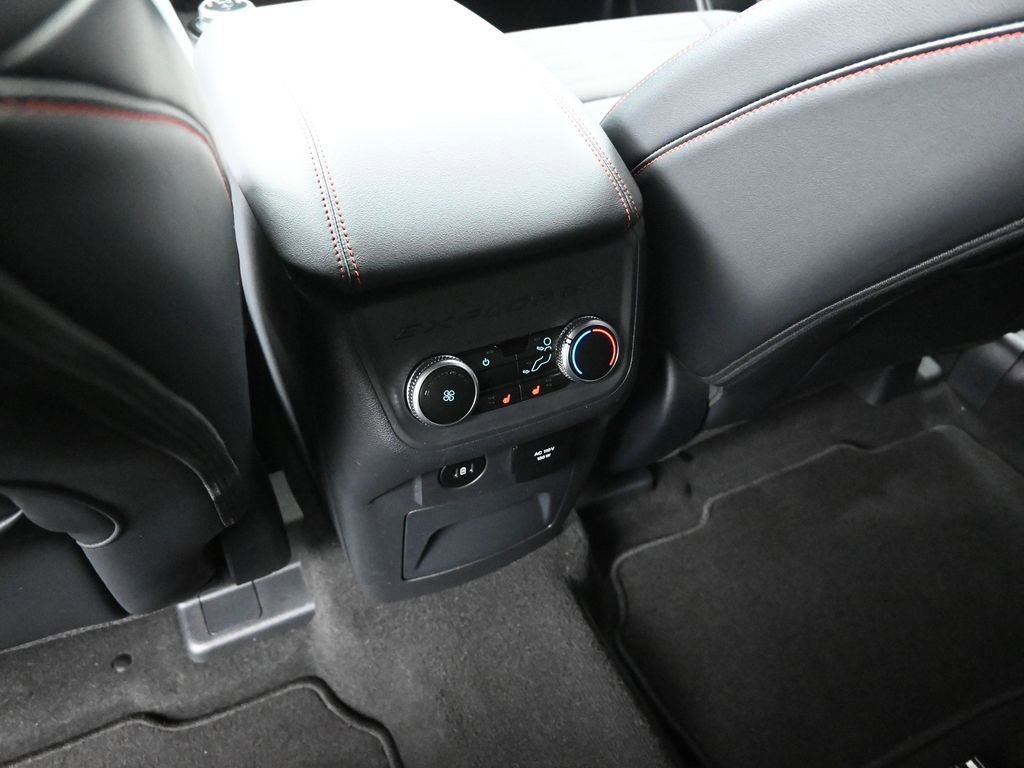 Used 2025 Ford Explorer ST-Line w/ Premium Package image 21