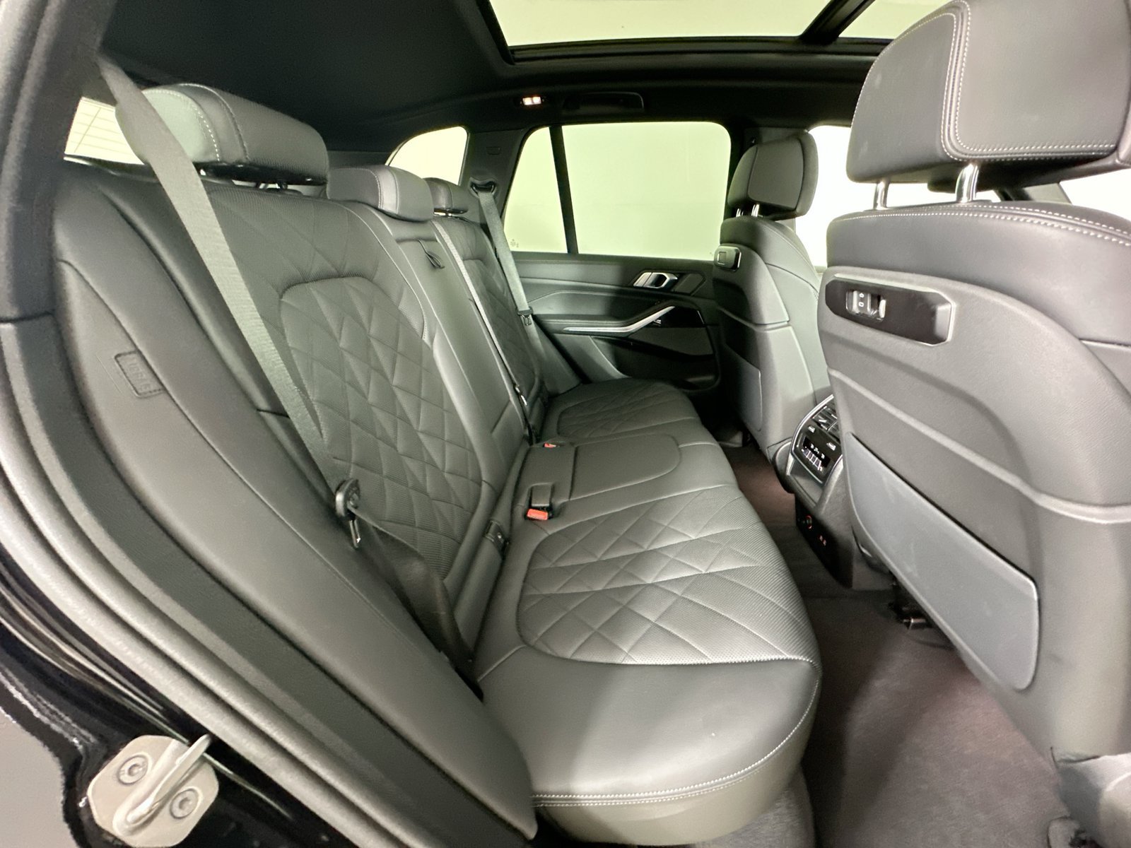Used 2025 BMW X5 xDrive40i AWD/4WD image 41