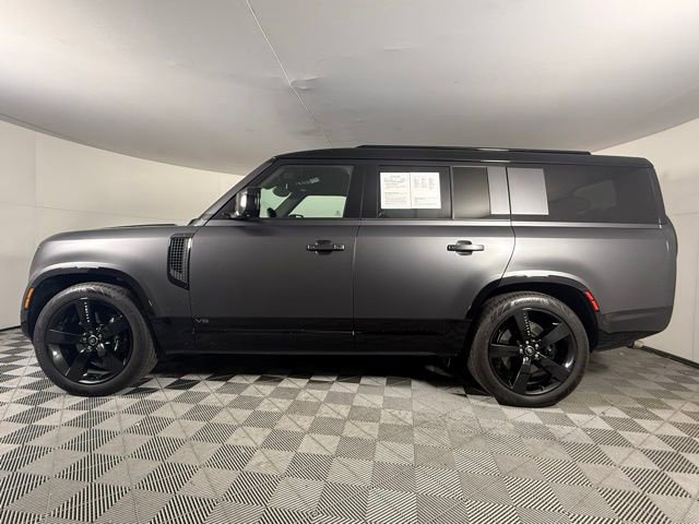 Used 2025 Land Rover Defender 130 V8 image 3