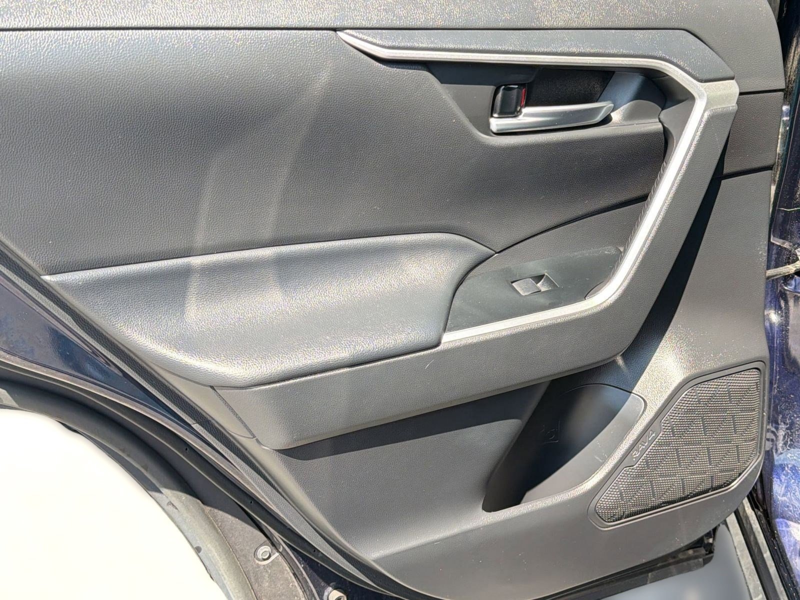 Used 2021 Toyota RAV4 XLE Premium image 28