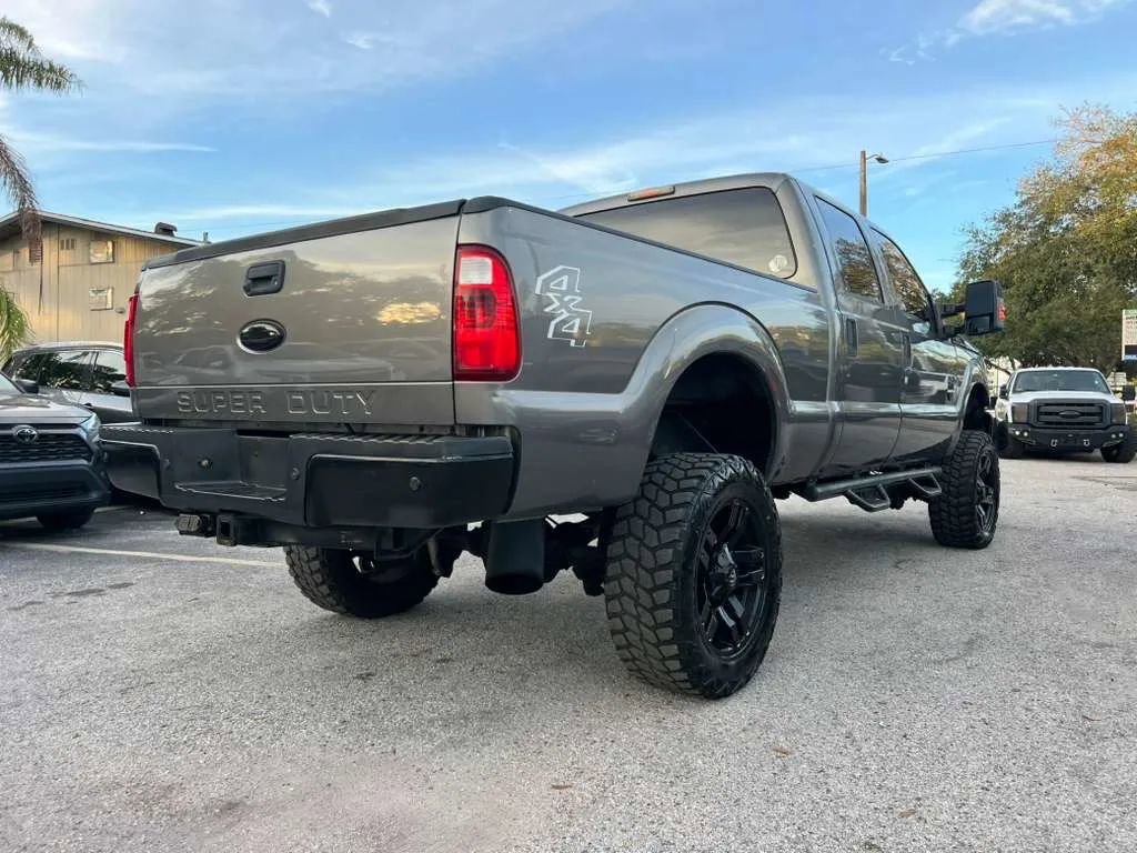 Used 2011 Ford F250 XLT w/ XLT Premium Pkg image 12