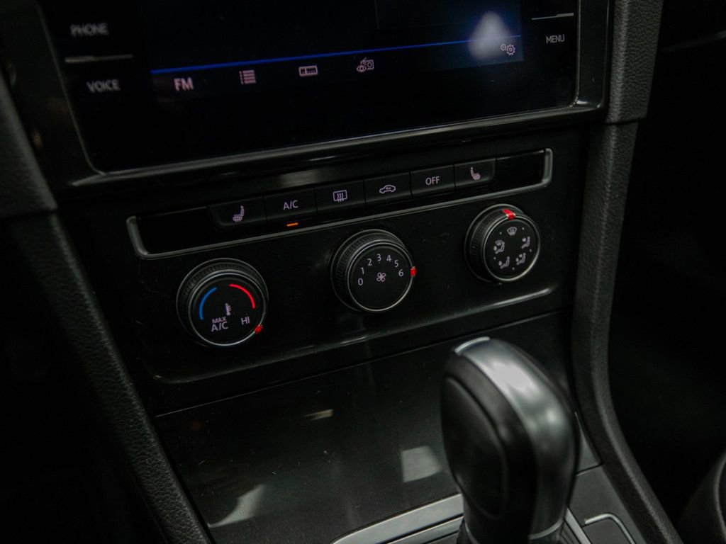 Used 2019 Volkswagen Golf SE w/ Driver Assistance Package image 20