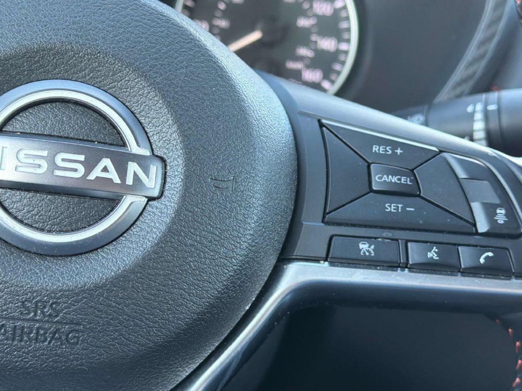Used 2025 Nissan Sentra SR FWD image 11