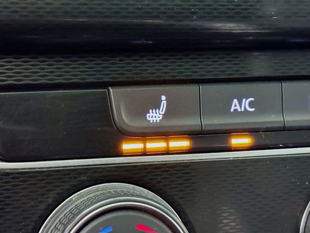 Used 2017 Volkswagen GTI SE image 21