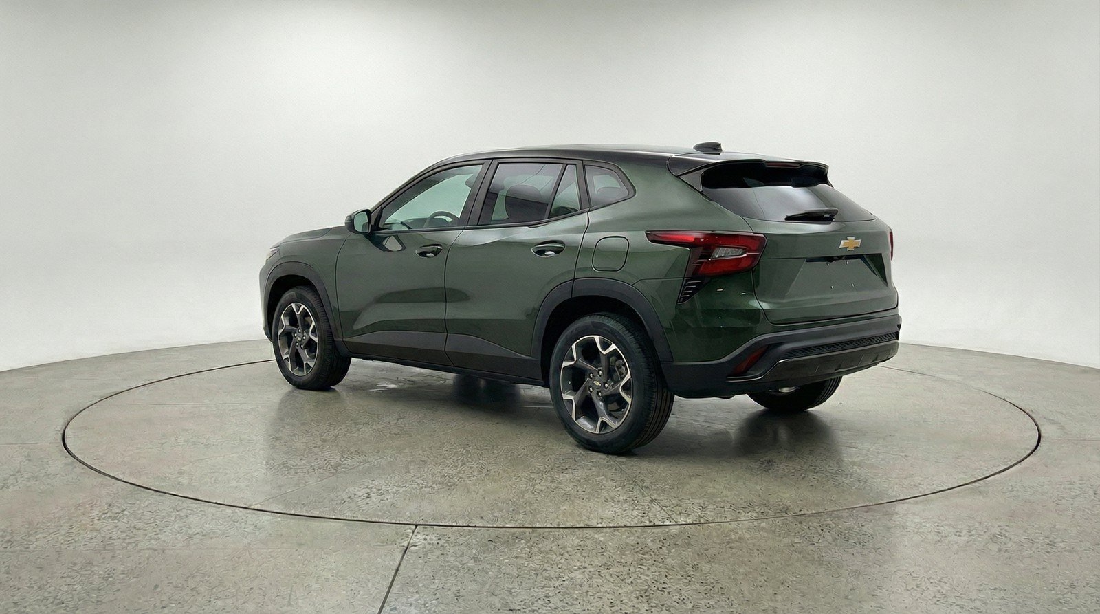 Used 2025 Chevrolet Trax LT FWD image 6
