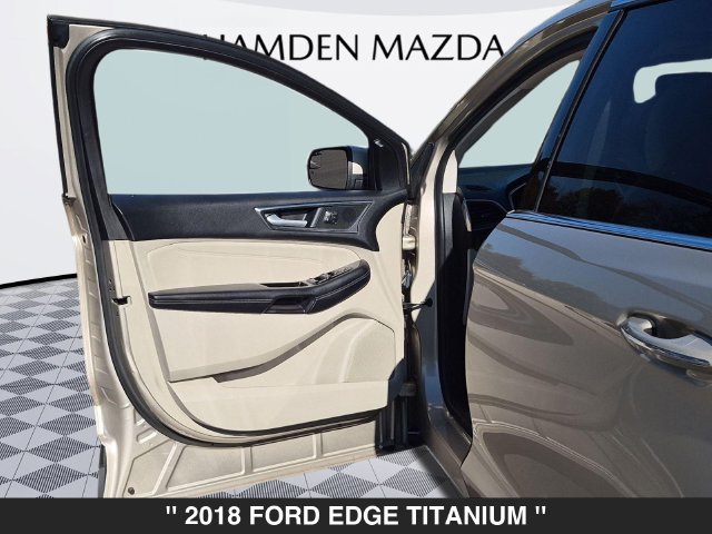Used 2018 Ford Edge Titanium w/ Technology Package AWD/4WD image 11