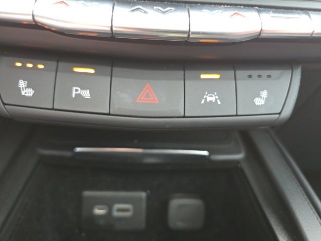 Used 2022 Cadillac XT4 Luxury w/ Cold Weather Package image 26