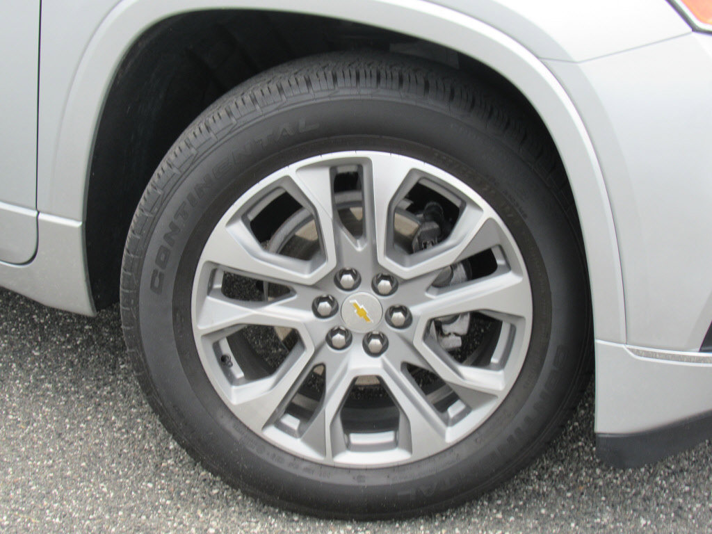 Used 2020 Chevrolet Traverse Premier FWD image 3