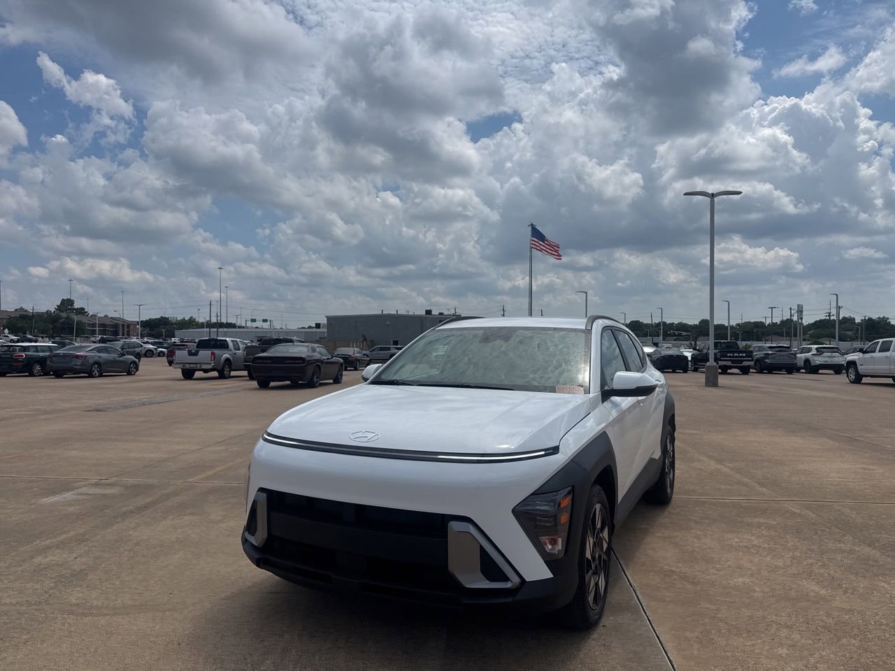 Used 2025 Hyundai Kona SEL FWD image 6