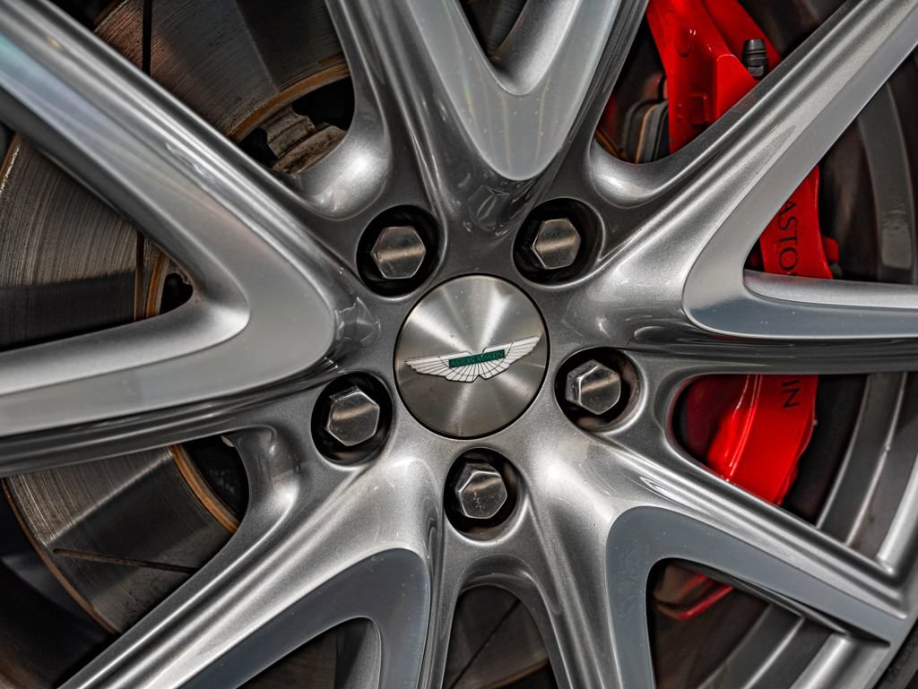 Used 2015 Aston Martin V8 Vantage GT RWD image 54