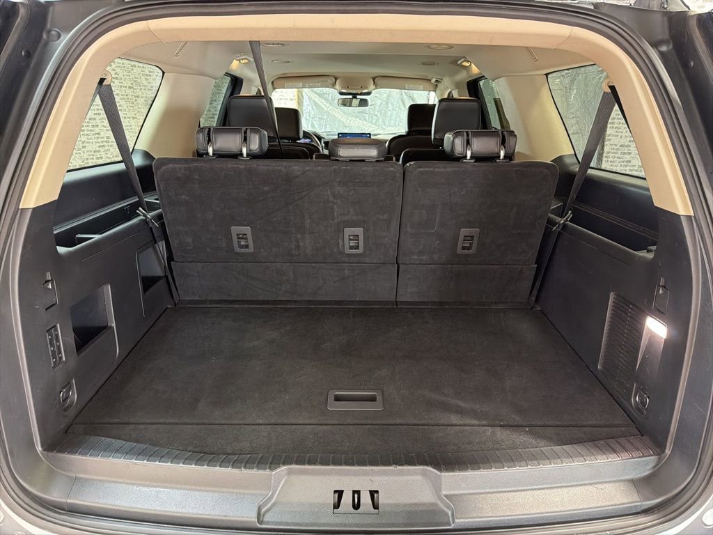 Used 2024 Ford Expedition Max XLT image 14