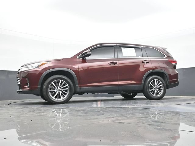 Used 2019 Toyota Highlander XLE FWD image 59