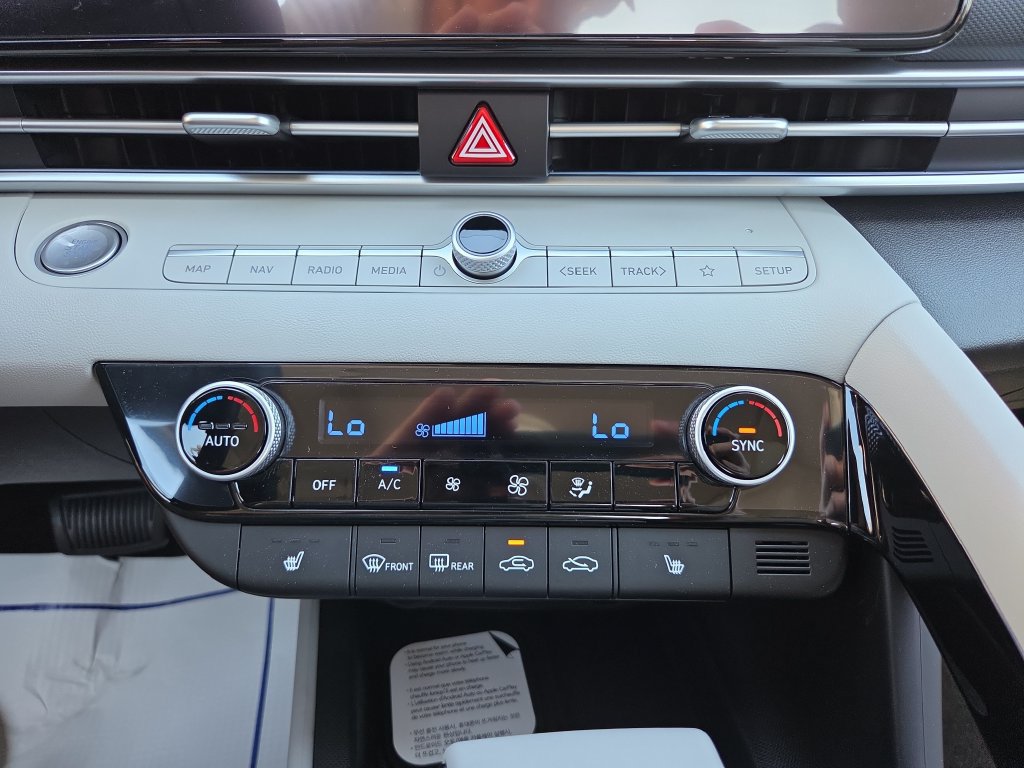 New 2026 Hyundai Elantra Limited FWD image 26