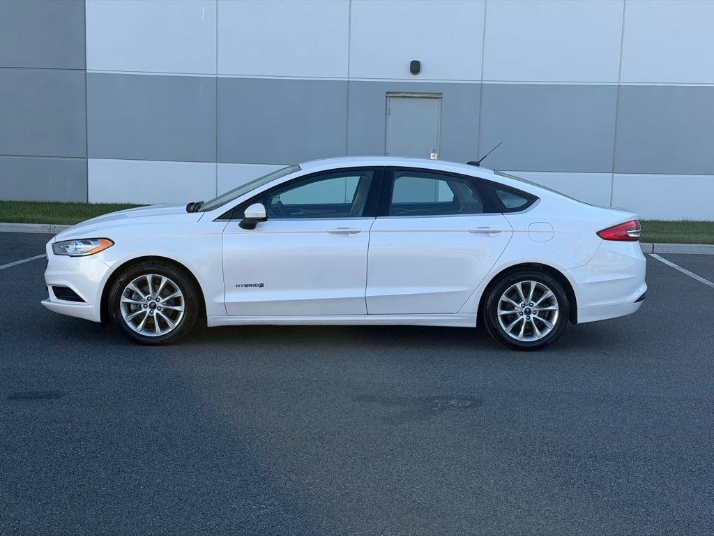 Used 2017 Ford Fusion SE image 10