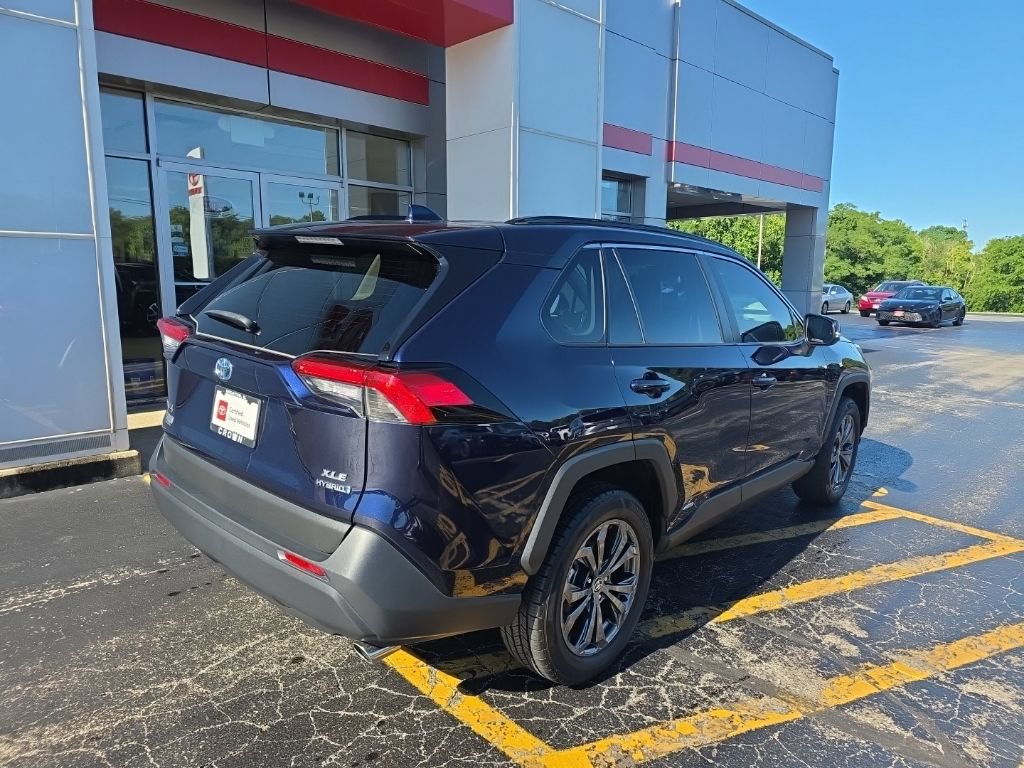 Used 2022 Toyota RAV4 XLE Premium AWD/4WD image 3