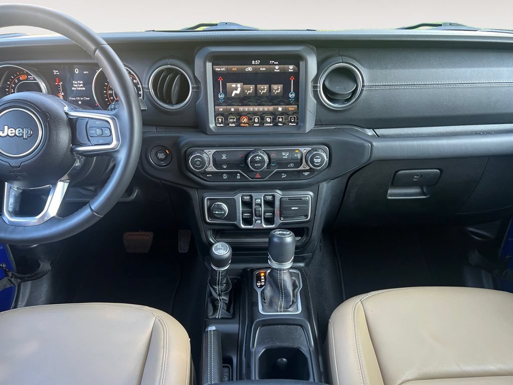 Used 2018 Jeep Wrangler Unlimited Sahara AWD/4WD image 11