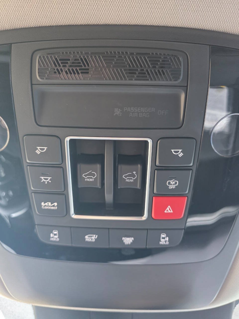 Used 2025 Kia Carnival SX w/ SX Dark Edition Package FWD image 16