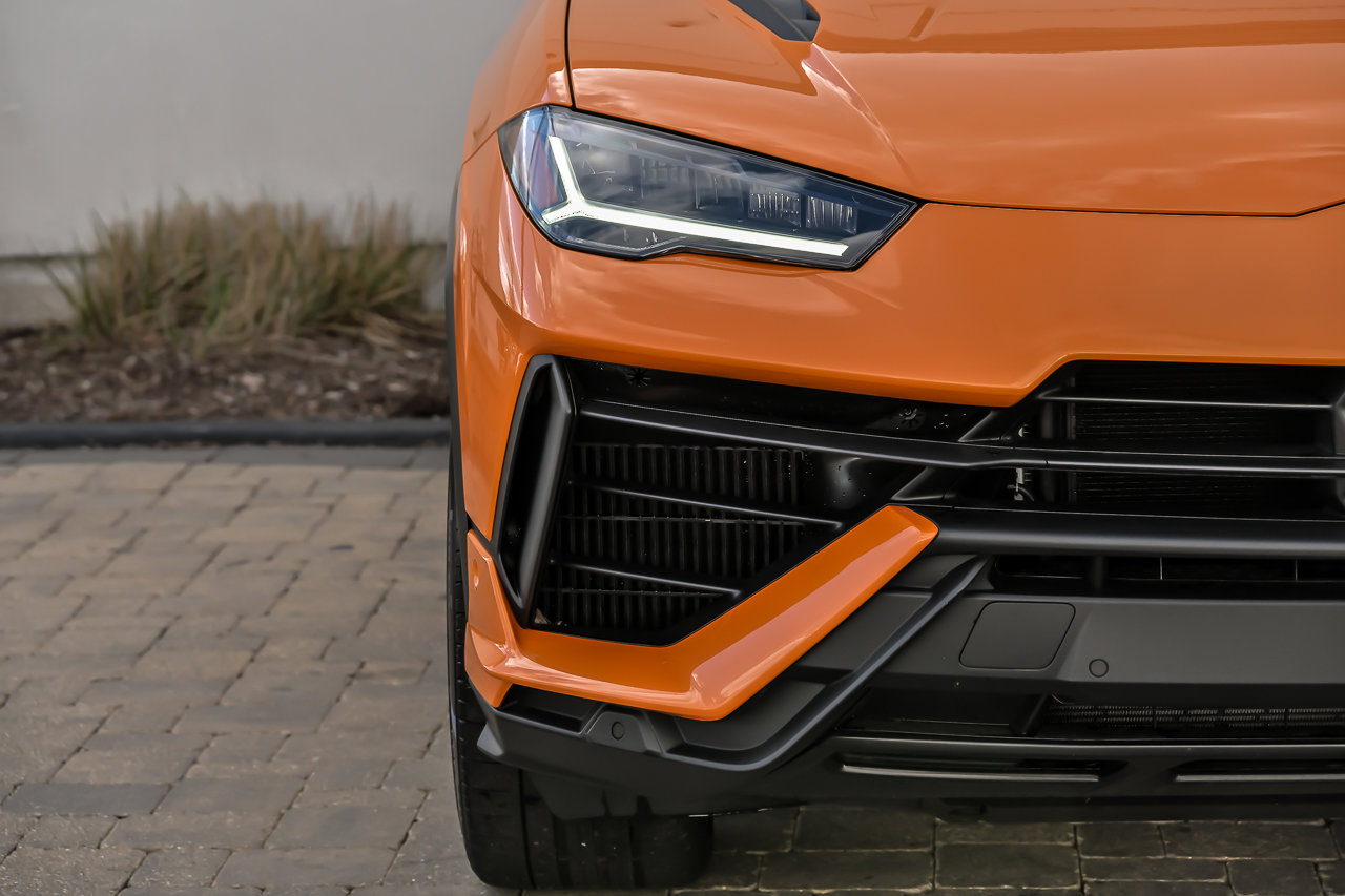 Used 2024 Lamborghini Urus S image 9