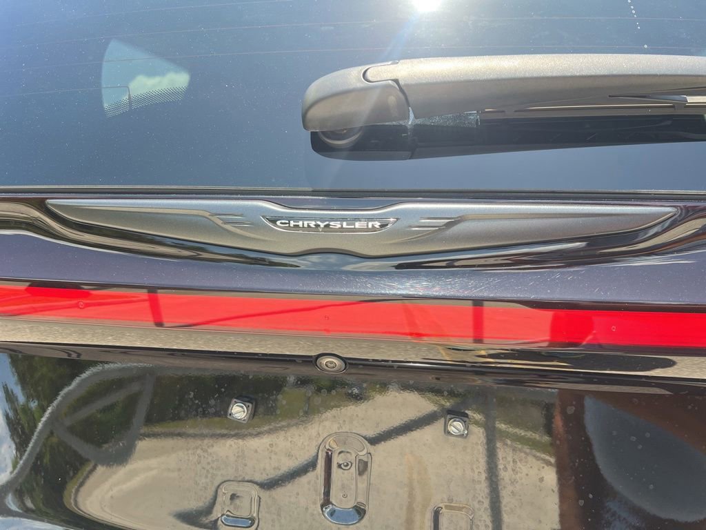 Used 2024 Chrysler Pacifica Touring-L w/ S Appearance Package FWD image 35