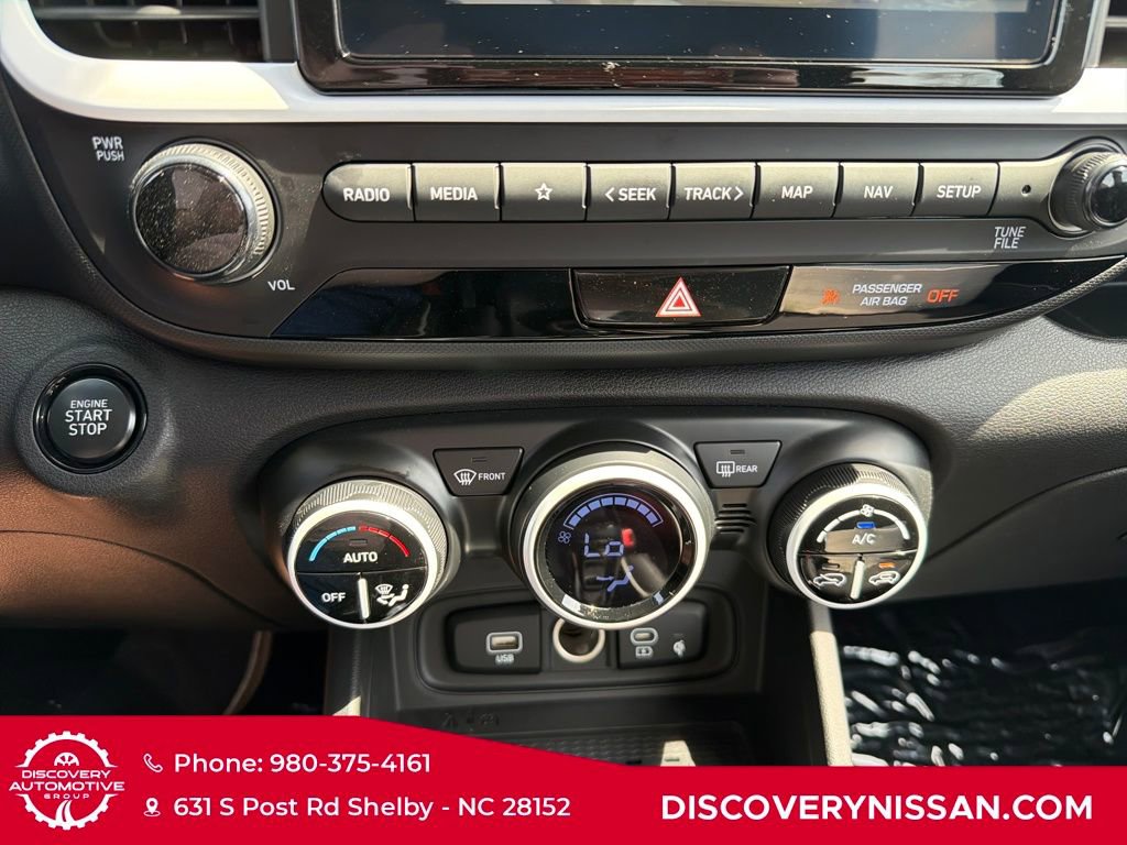 Used 2023 Hyundai Venue Limited image 20