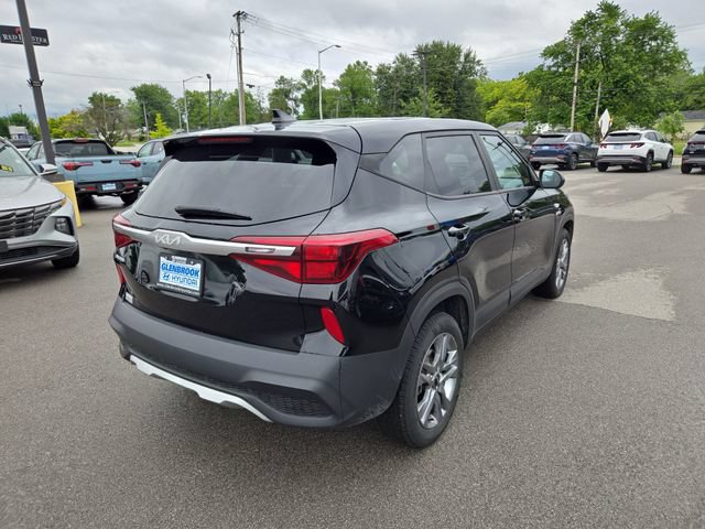 Used 2023 Kia Seltos LX AWD/4WD image 6