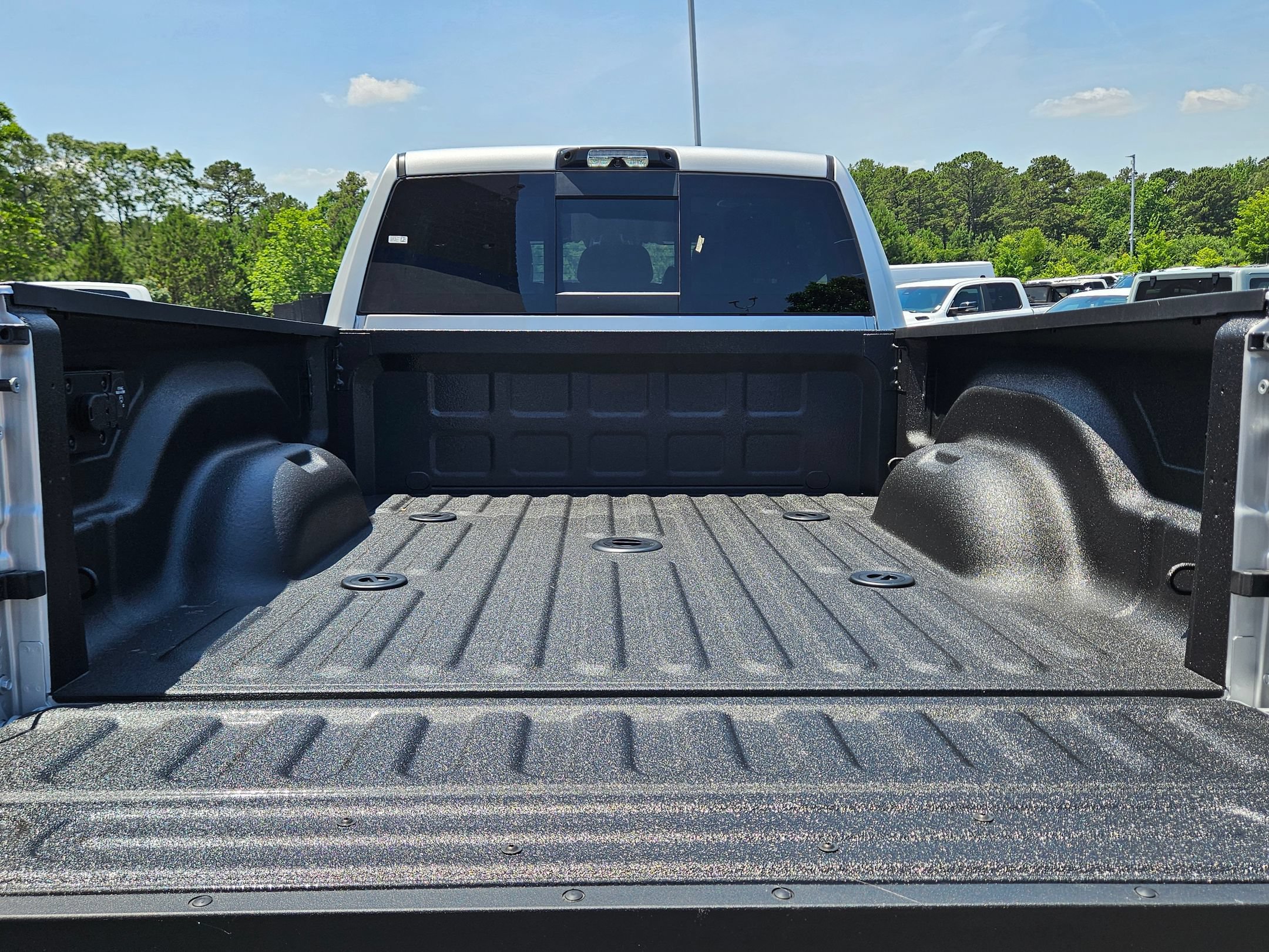 New 2026 RAM 2500 Laramie AWD/4WD image 25