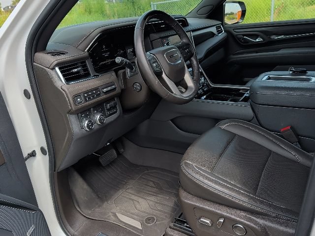 Used 2024 GMC Yukon XL Denali w/ Denali Reserve Package AWD/4WD image 14