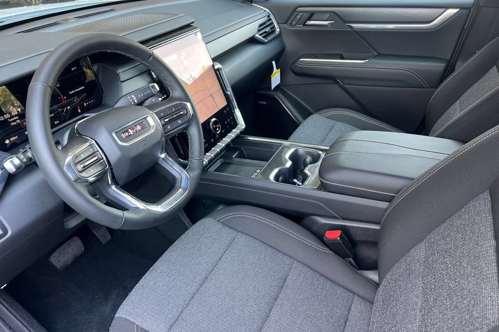 New 2026 GMC Acadia Elevation w/ Black Edition AWD/4WD image 7