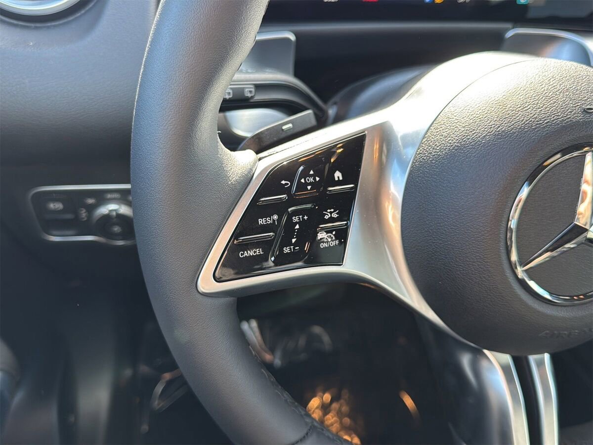 New 2026 Mercedes-Benz GLB 250 image 16