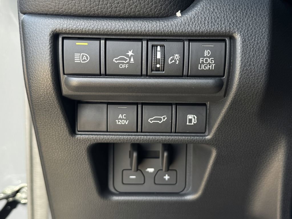 Used 2025 Toyota Land Cruiser w/ Premium Package image 23