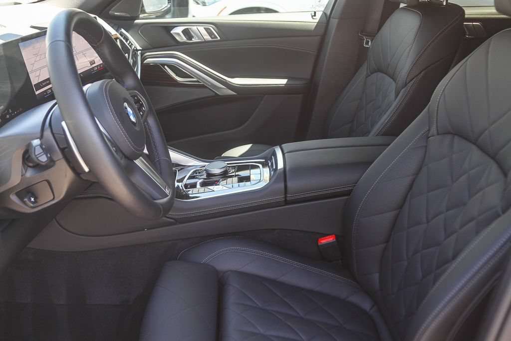 Used 2026 BMW X6 xDrive40i AWD/4WD image 13