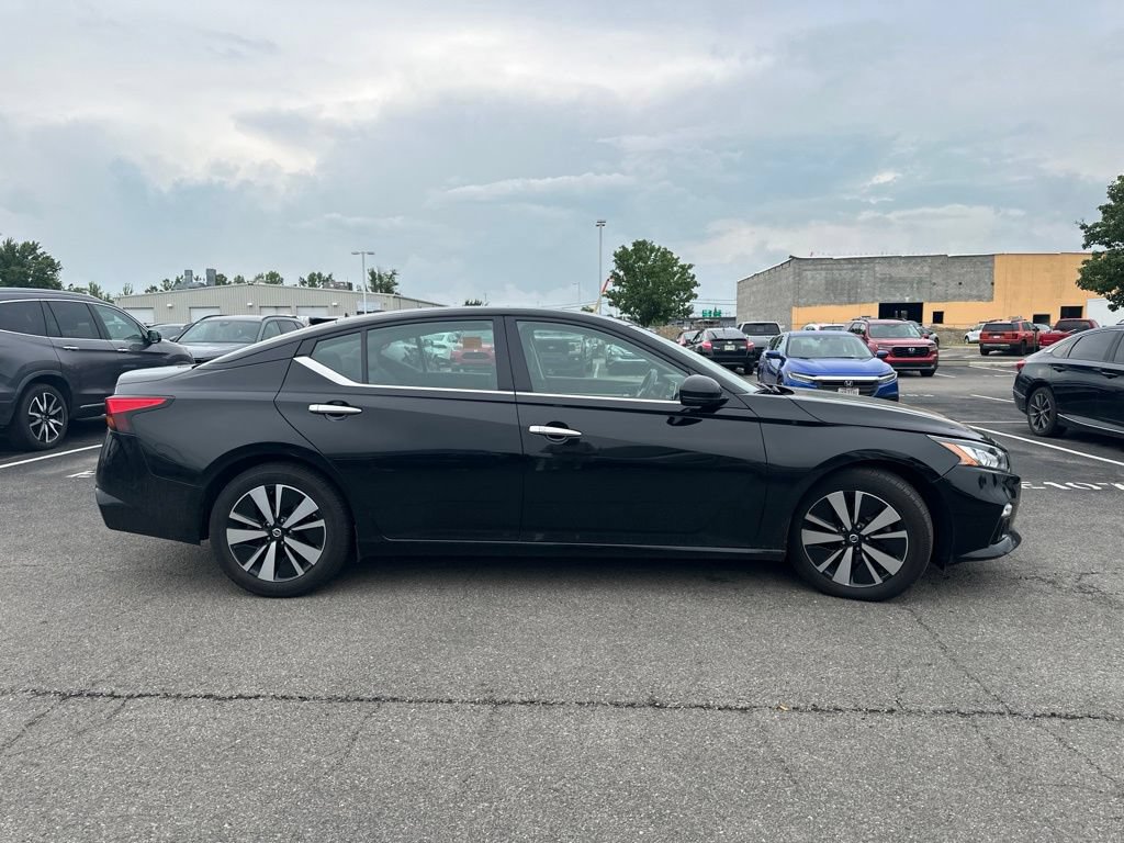 Used 2019 Nissan Altima 2.5 SL FWD image 12