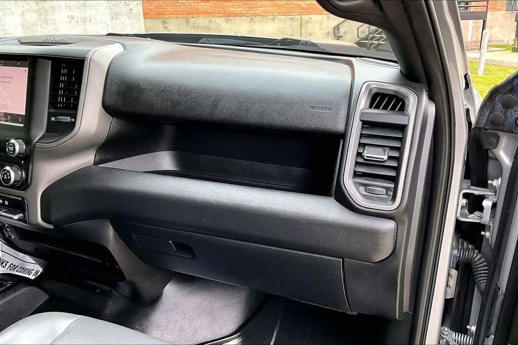 Used 2022 RAM 3500 Tradesman w/ Chrome Appearance Group AWD/4WD image 17