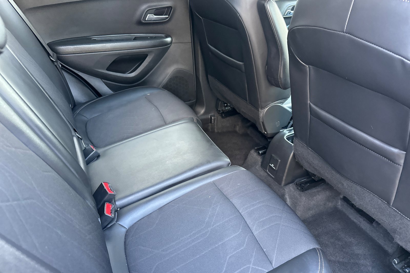 Used 2022 Chevrolet Trax LT w/ LT Convenience Package image 18