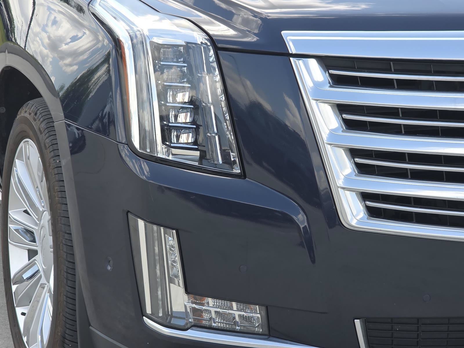 Used 2020 Cadillac Escalade ESV Platinum AWD/4WD image 9