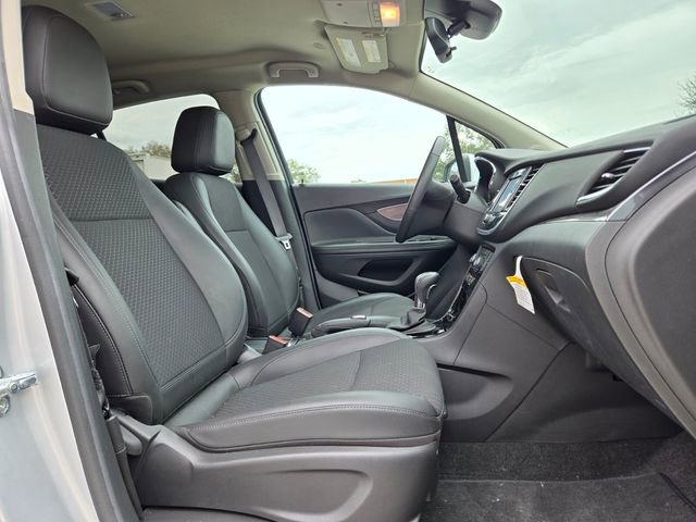 Used 2022 Buick Encore Preferred w/ Safety Package image 17