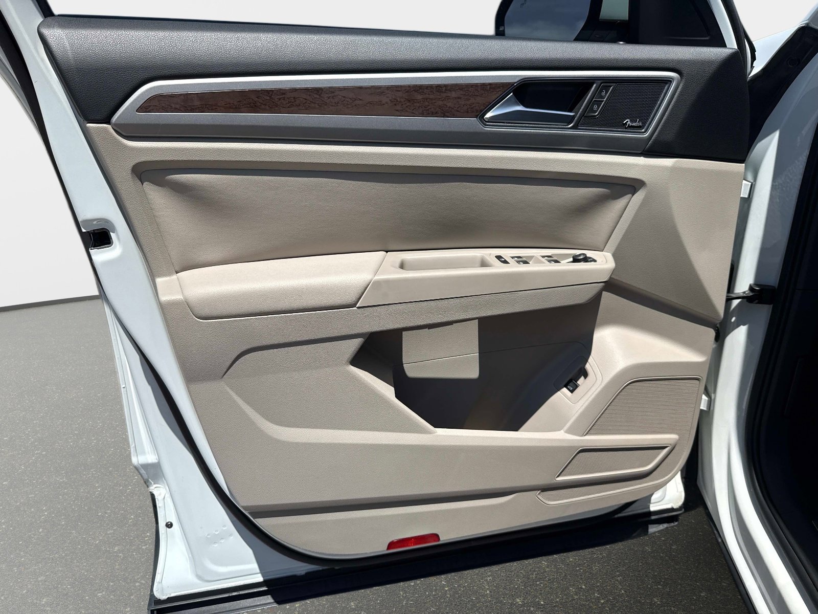 Used 2018 Volkswagen Atlas SEL Premium AWD/4WD image 17